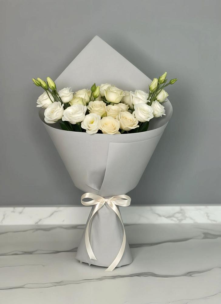 Букет цветов из: Розы и Лизиантусы в Алексеевке Самарской области