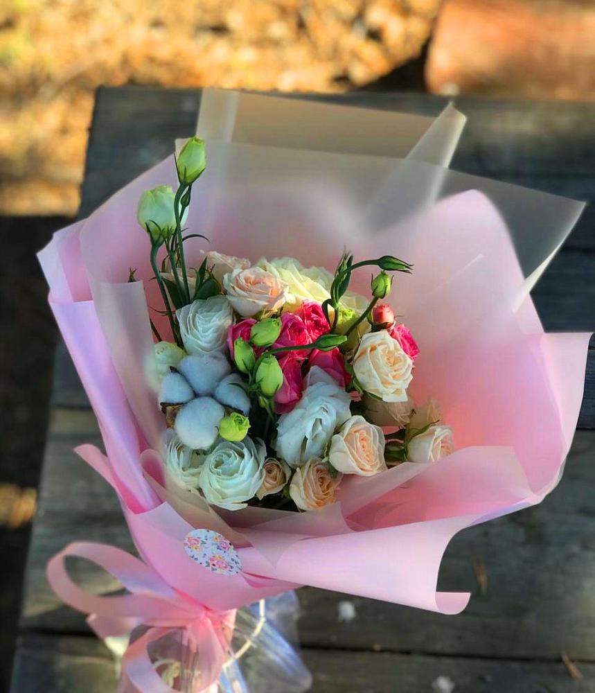 Букет цветов из: Розы и Лизиантусы в Алексеевке Самарской области