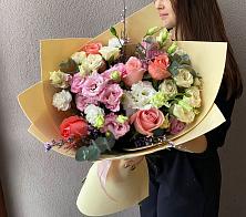 Букет цветов из:  Розы, Лизиантусы и Гвоздики #REPLACE_PRED# Алексеевке Самарской области